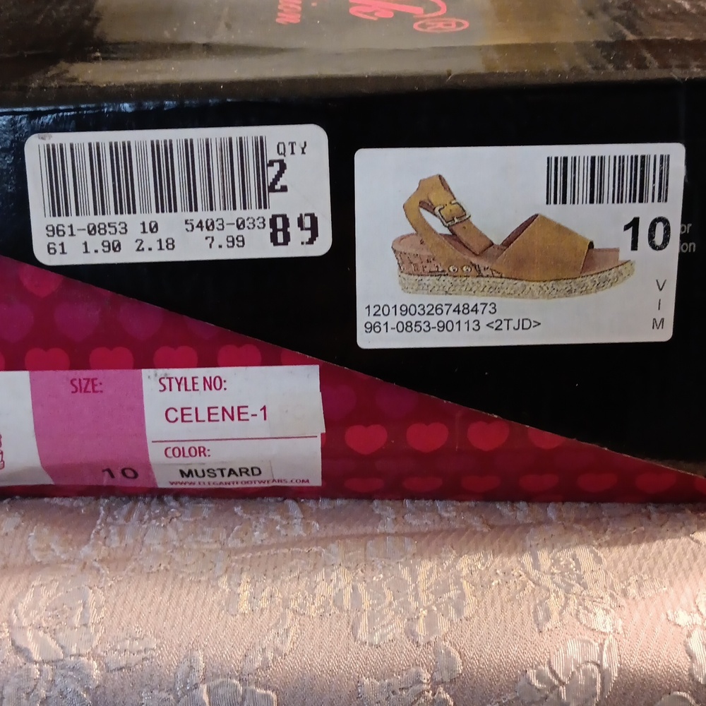 Beachy Golden Espadrilles size 10 - Picture 10 of 10